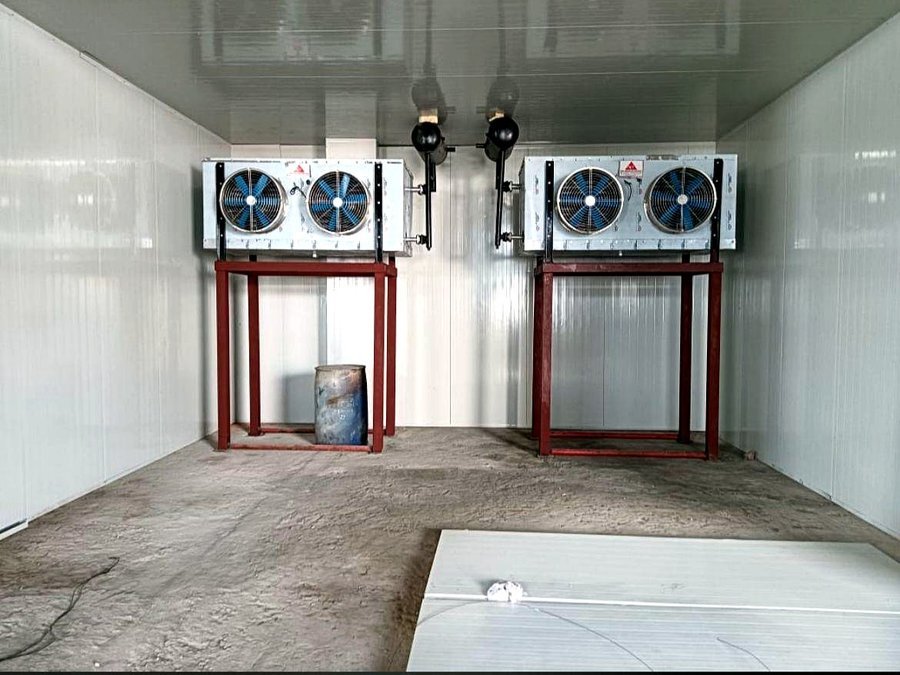 Cold storage room